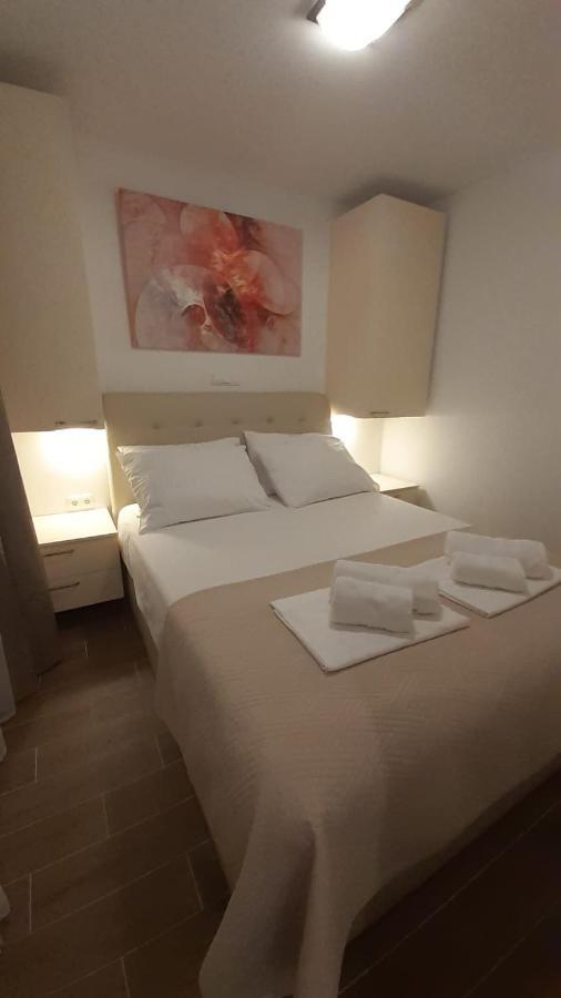 Holiday Hvar Vrbanj エクステリア 写真