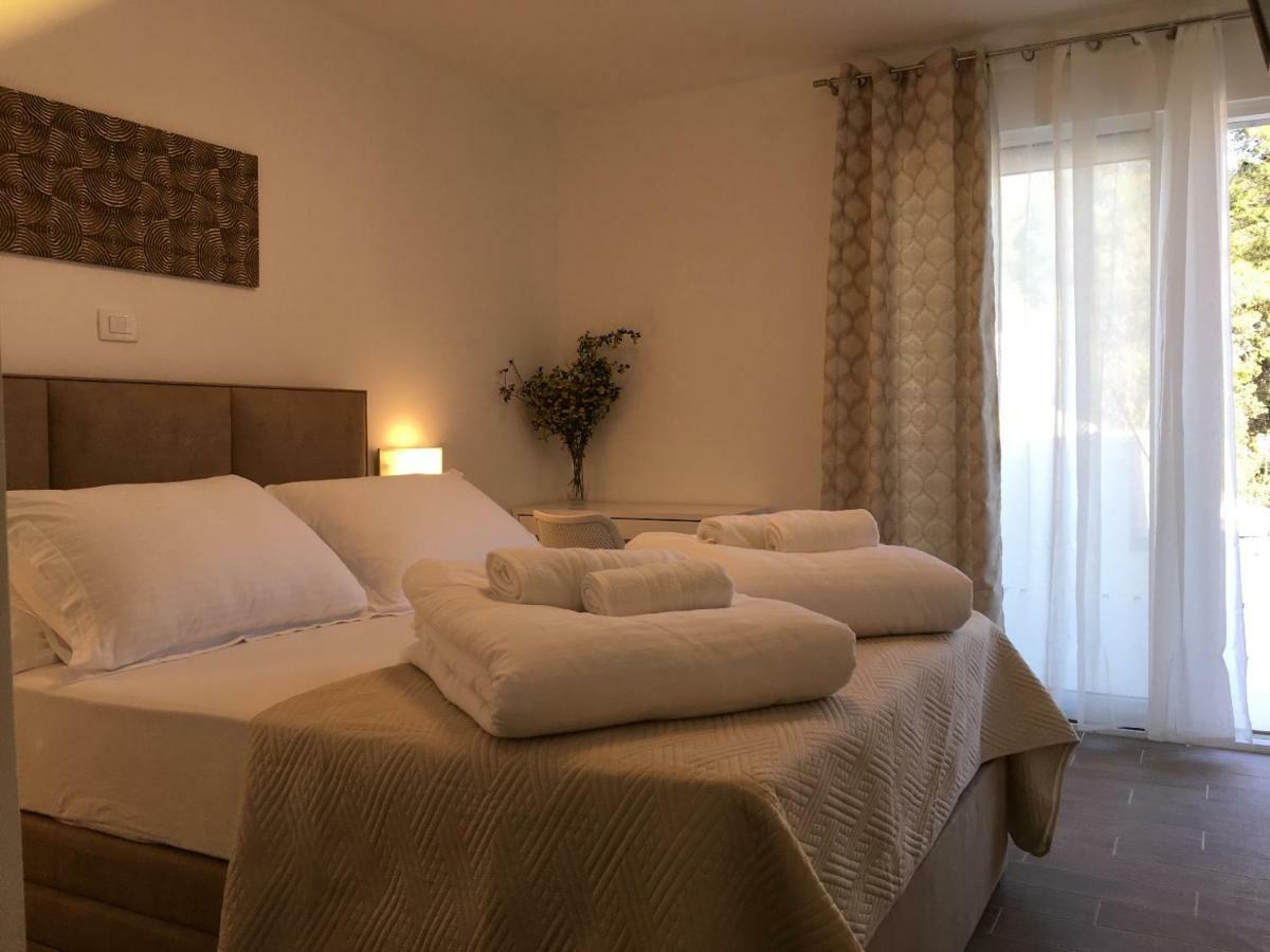 Holiday Hvar Vrbanj エクステリア 写真