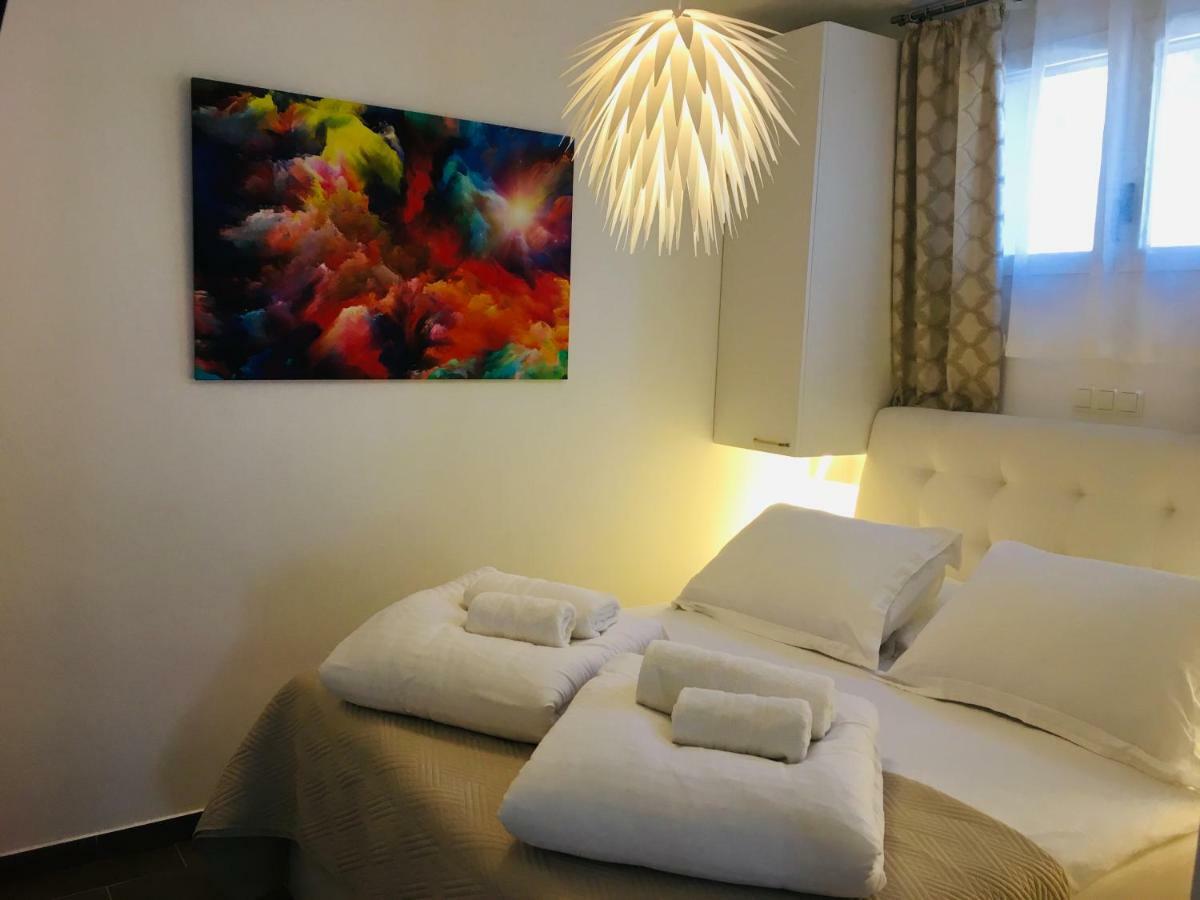 Holiday Hvar Vrbanj エクステリア 写真